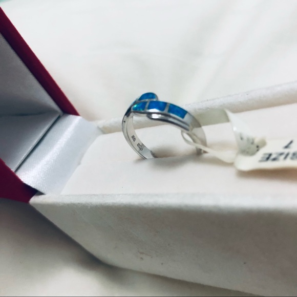 925 Sterling Silver with inlaid blue Opal ring - Picture 2 of 3
